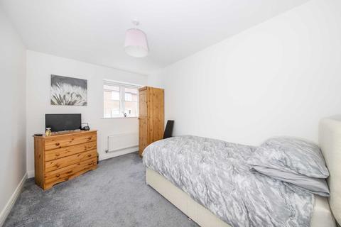6 Barberi Close, Oxford, OX4 4GF