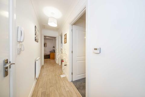 6 Barberi Close, Oxford, OX4 4GF
