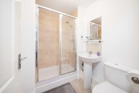 6 Barberi Close, Oxford, OX4 4GF