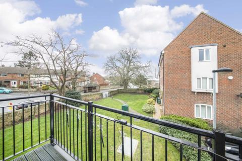 6 Barberi Close, Oxford, OX4 4GF