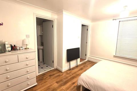 undefined, St Thomas' Road N4 2QH