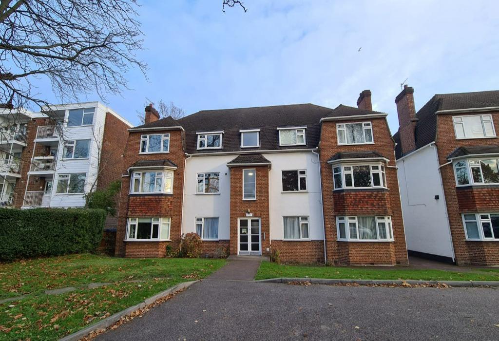 Cator Court, Southend Road, Beckenham, Kent 2 bed apartment £1,400