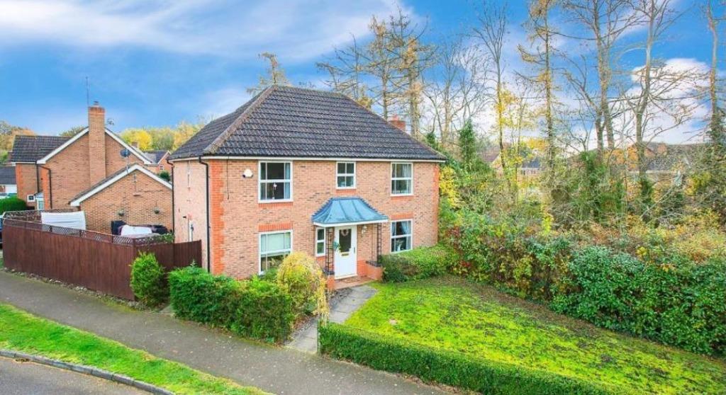 Longfellow drive, Kettering, NN16 4 bed detached house £18,000 pcm (£4,154 pw)