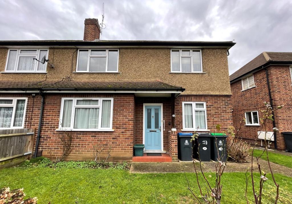 48 Verona Drive, Surbiton, Surrey, KT6 5AL 2 bed £180,000