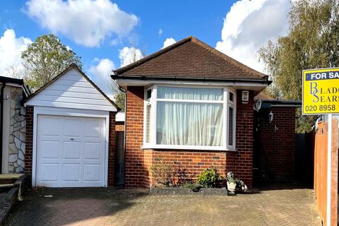 3 Hartland Close, Edgware, HA8 8RL