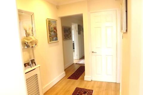 3 Hartland Close, Edgware, HA8 8RL