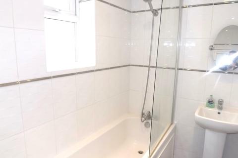 3 Hartland Close, Edgware, HA8 8RL