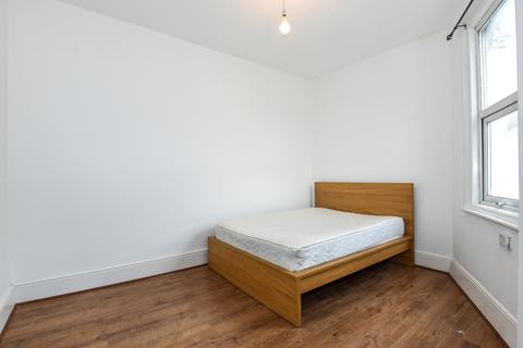 2 bedroom maisonette to rent - Cheltenham Road London SE15