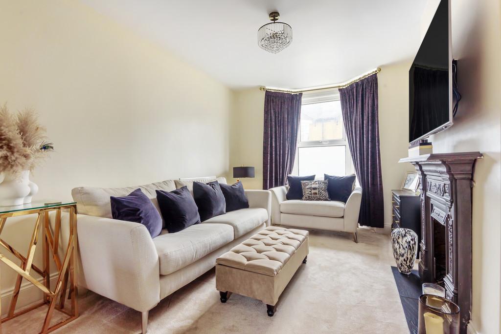 Florence Road, Maidstone 2 bed terraced house £300,000