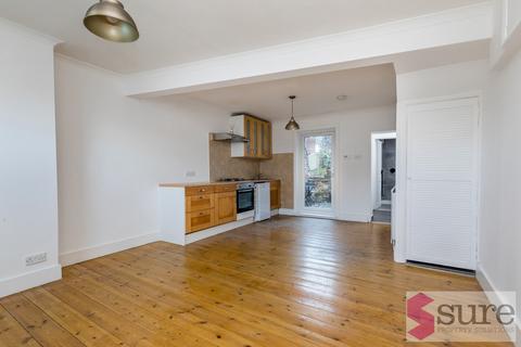 2 bedroom terraced house to rent, Howard Road , Brighton