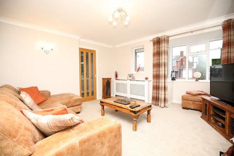 1 Dovestone, Wilnecote, Tamworth, B77 4PB
