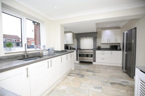 1 Dovestone, Wilnecote, Tamworth, B77 4PB