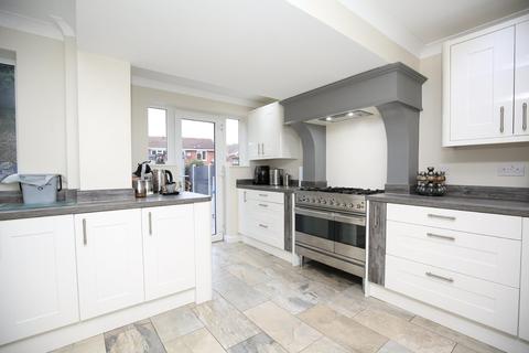 1 Dovestone, Wilnecote, Tamworth, B77 4PB
