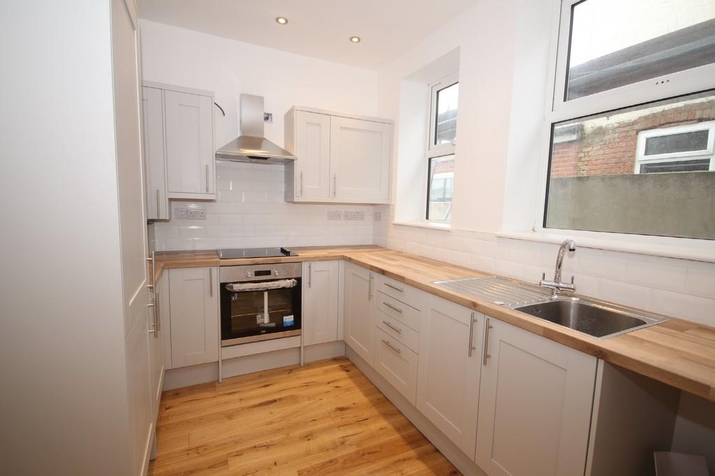 Saint Brendans House, Sandown Road... 1 bed apartment £600 pcm (£138 pw)