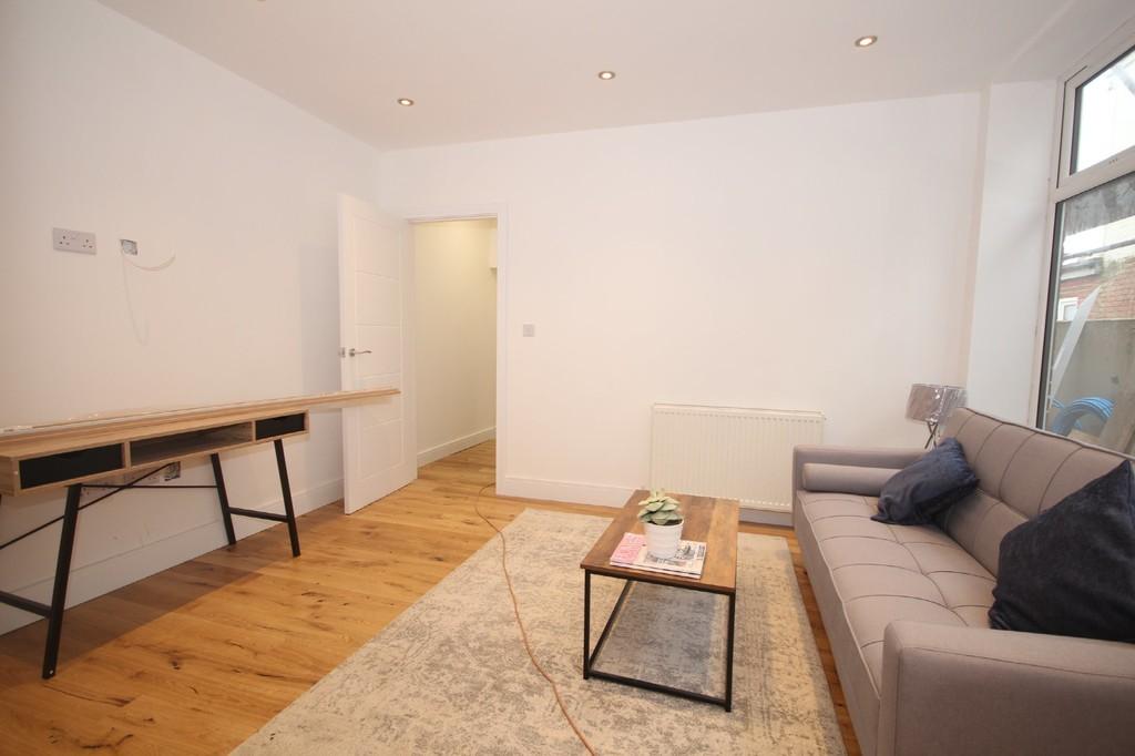 Saint Brendans House, Sandown Road... 1 bed apartment £600 pcm (£138 pw)