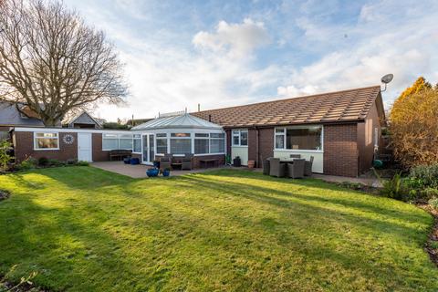 3 bedroom detached bungalow for sale - Trinity Road, Mistley, Manningtree, CO11 2HH