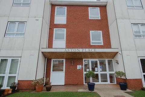 2 bedroom ground floor flat for sale - Aston Place, Hart Road, Thundersley