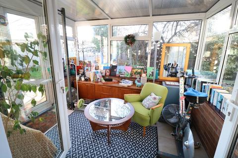 38 Caesar Road, Kenilworth, CV8 1DL