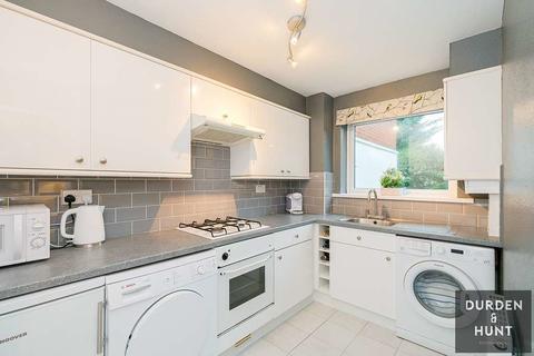 7 Swans Hope, Loughton, IG10 2NA