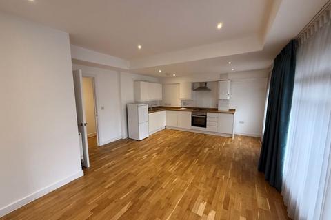 2 bedroom apartment to rent, Whyteleafe Hill, Whyteleafe