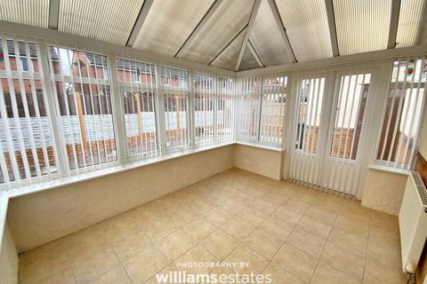 1 Clos Pry Copyn, Prestatyn, LL19 7UA