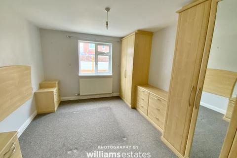 1 Clos Pry Copyn, Prestatyn, LL19 7UA