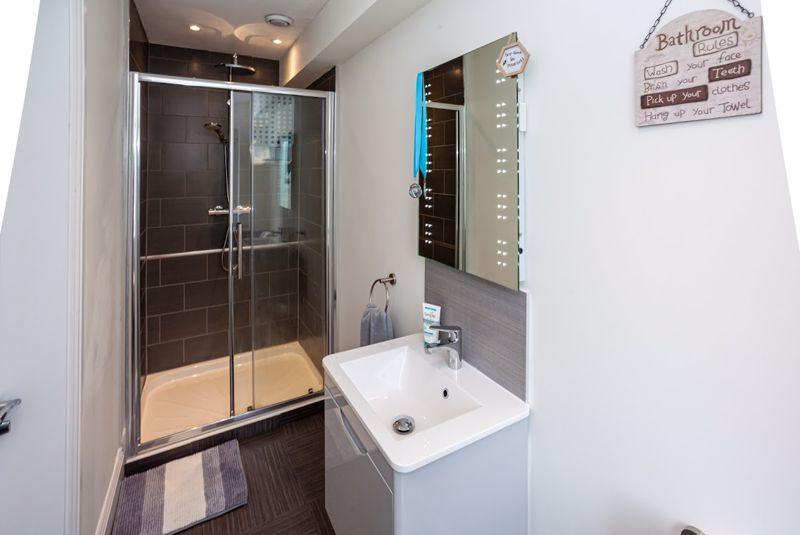 Ensuite Shower...