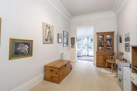 1 Lingwood Byfleet Road, Cobham, KT11 1DT