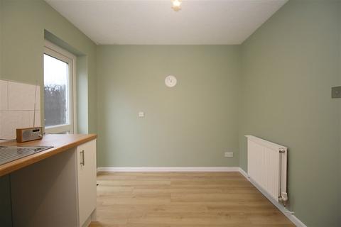 2 bedroom semi-detached house to rent - Pine Close, Loughborough, LE11