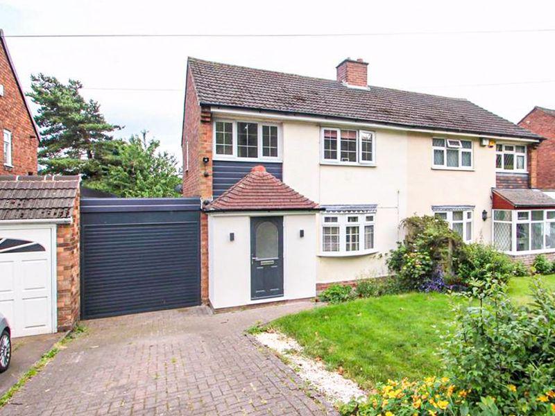 Wolverhampton Road, Essington, WV11 2DB 3 bed semidetached house £