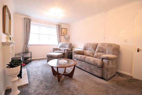 1 bedroom retirement property for sale - King Georges Close, Rayleigh, SS6
