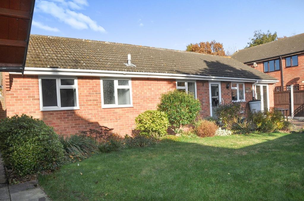 Henniker Gate, Chelmer Village, Chelmsford, CM2 3 bed detached bungalow