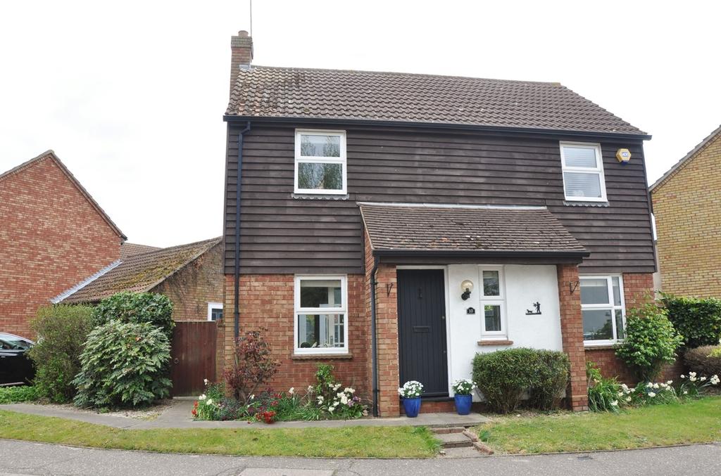 Hurrell Down, Boreham, Chelmsford, CM3 3 bed detached house £400,000