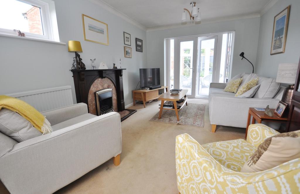 Hurrell Down, Boreham, Chelmsford, CM3 3 bed detached house £400,000