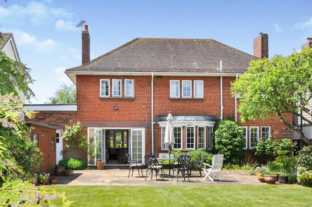 Galleywood Road, Chelmsford, CM2 4 bed detached house £900,000