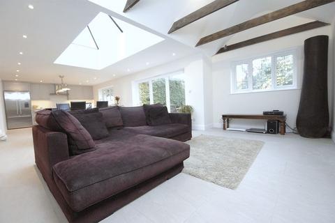 5 Beech Close, Hersham, Walton-on-thames, KT12 5RG
