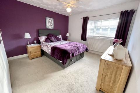 13 Beech Tree Way, Houghton Regis, Dunstable, LU5 5HF