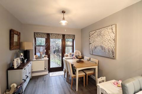 79 Linceslade Grove, Loughton, Milton Keynes, MK5 8AD