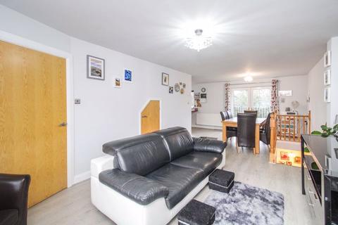 37 Meadow Close, Leek, ST13 5TX