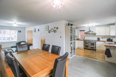 37 Meadow Close, Leek, ST13 5TX