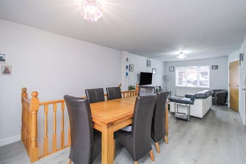 37 Meadow Close, Leek, ST13 5TX
