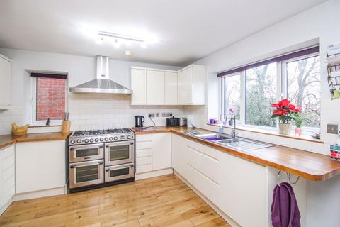 37 Meadow Close, Leek, ST13 5TX