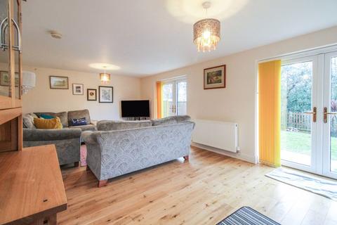 37 Meadow Close, Leek, ST13 5TX