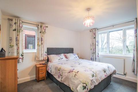 37 Meadow Close, Leek, ST13 5TX