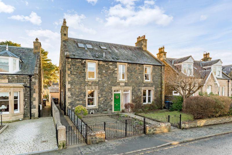 23A March Street, Peebles, EH45 8EP 2 bed apartment £230,000