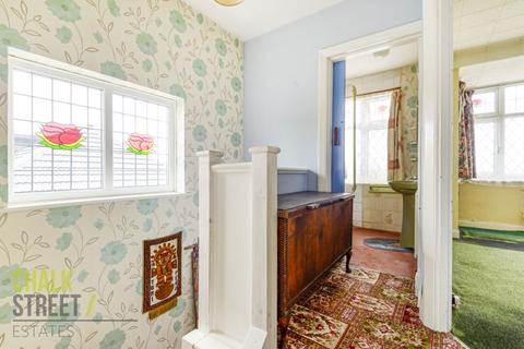 158 Alma Avenue, Hornchurch, RM12 6AT
