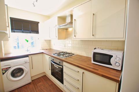 3 bedroom terraced house to rent, 47 Mount Street, City Centre