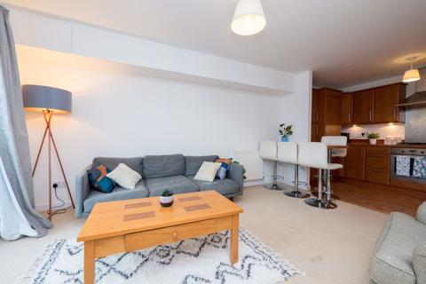 2 bedroom flat to rent - NEW MART SQUARE, EDINBURGH, EH14 1TJ