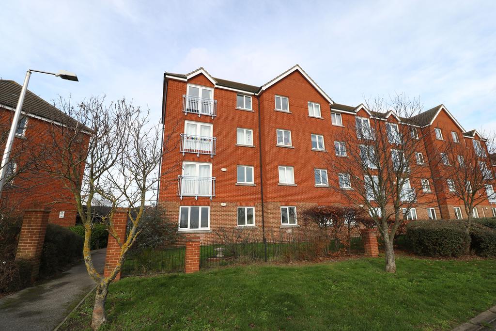 Worthing Close, Grays 2 bed flat £232,500