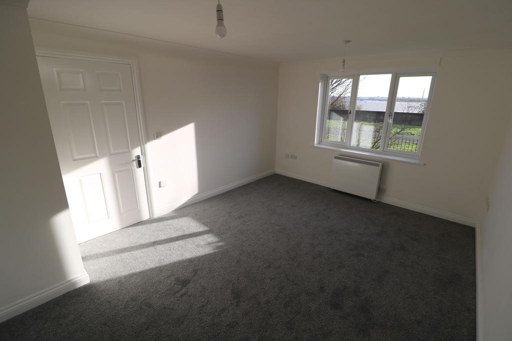 Worthing Close, Grays 2 bed flat £232,500